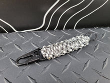 Load image into Gallery viewer, PARACORD KEYCHAIN V2.0